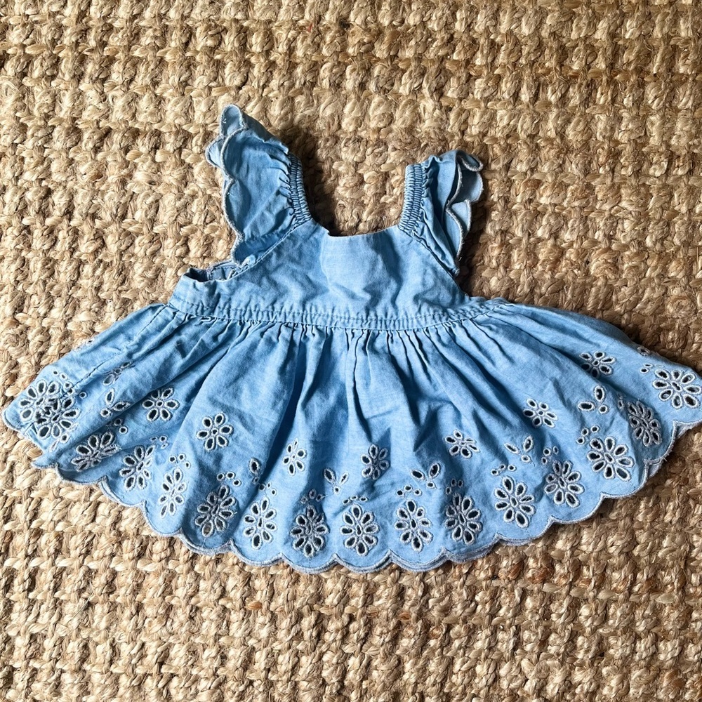 ❄️ baby gap eyelet dress - Picture 5 of 9
